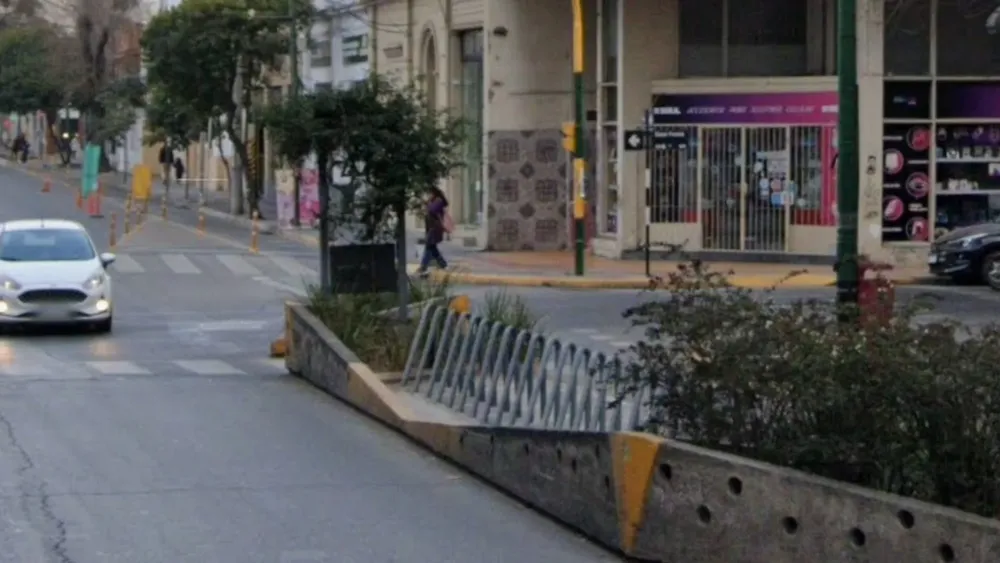 BICICLETEROS AV BELGRANO CHAU